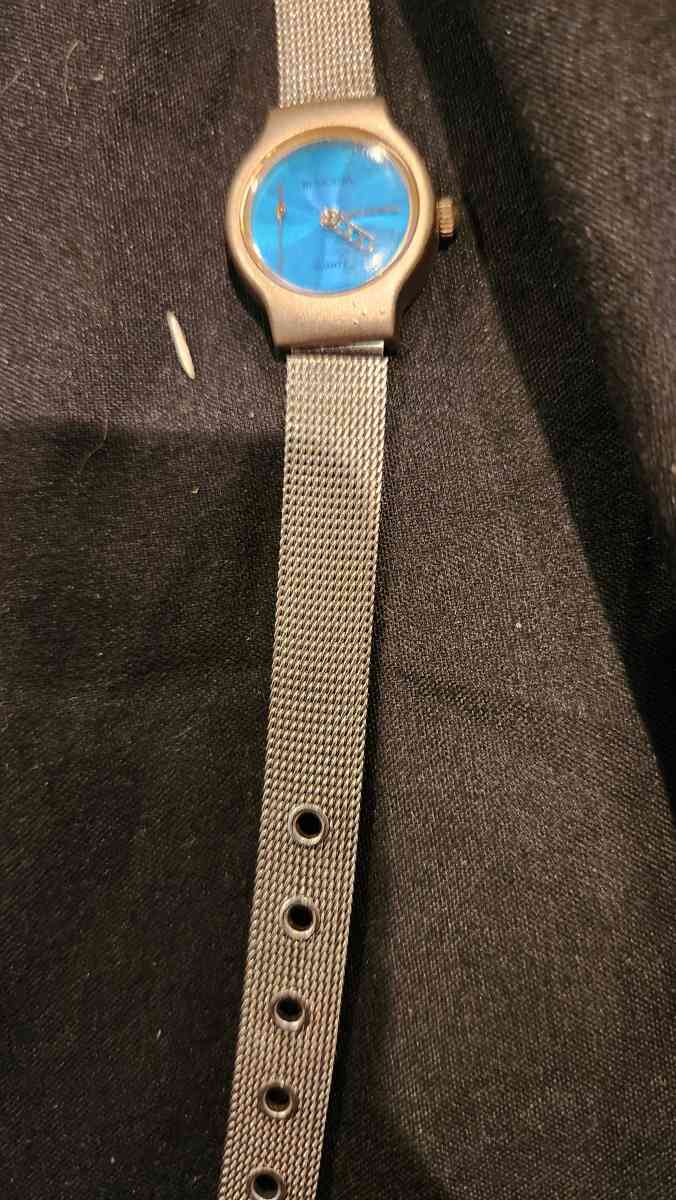 Roumours Watch  needs battery - Hawley, Pennsylvania - FleaMarketBay