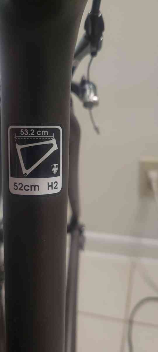 trek full carbon road bike - Miami, Florida - FleaMarketBay