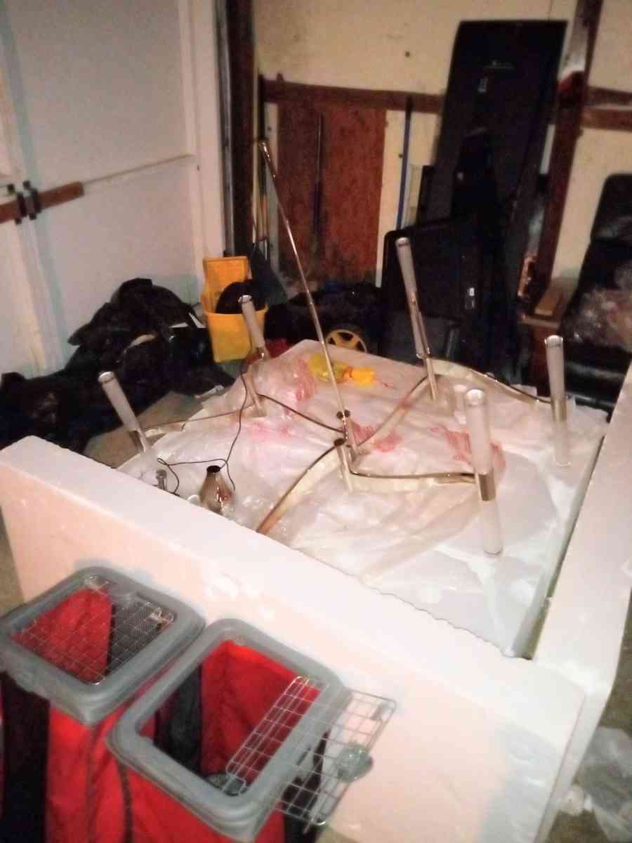 chandelier - Mabank, Texas - FleaMarketBay