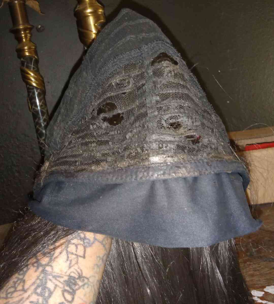 a brown and blonde 26 inches long wig - Muncie, Indiana - FleaMarketBay