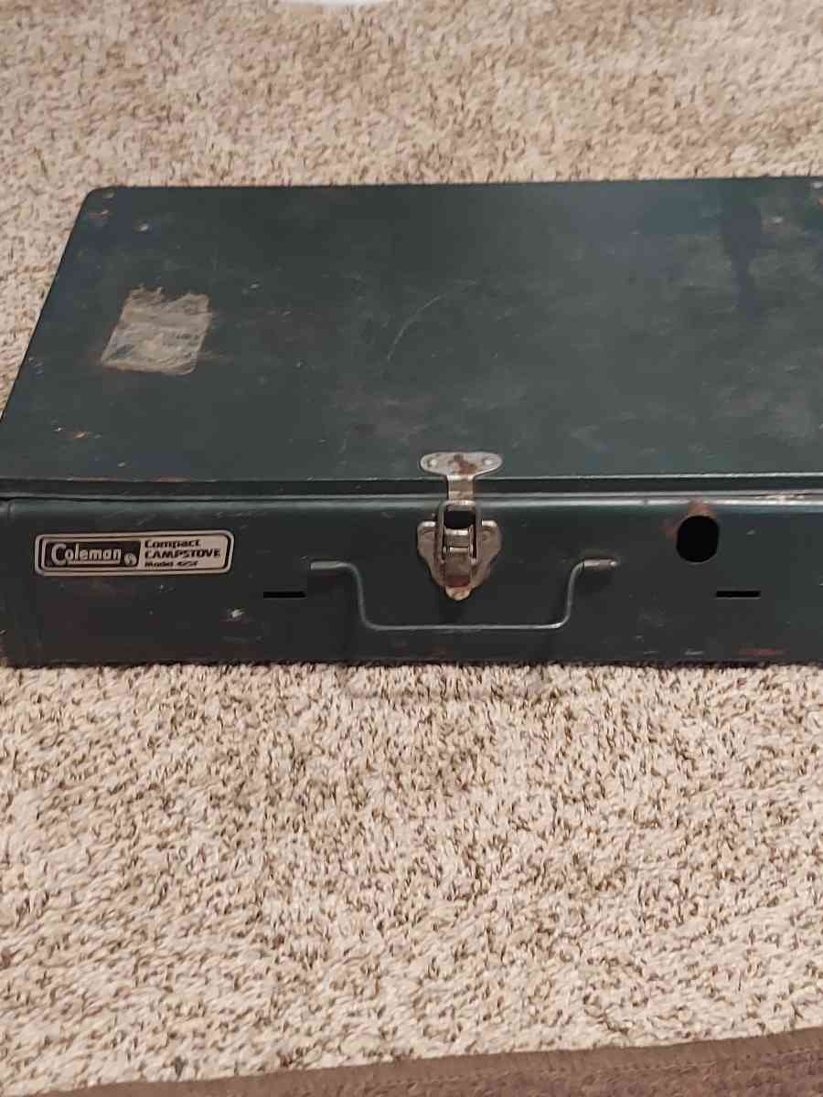 vintage Coleman 2 burner capstone 425f - Wichita, Kansas - FleaMarketBay