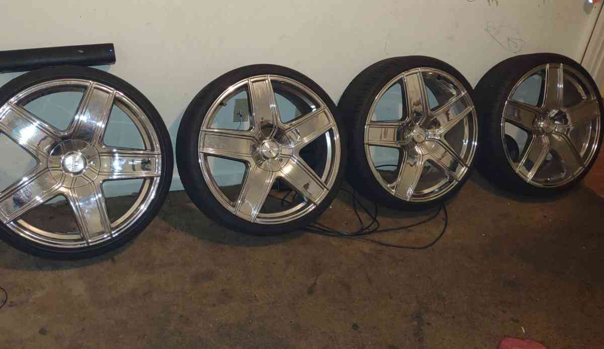 22 inch rims - Fayetteville, North Carolina - FleaMarketBay