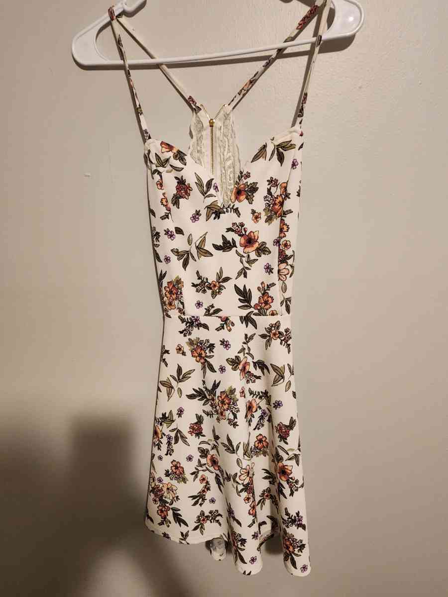 10 dresses - Orange Park, Florida - FleaMarketBay