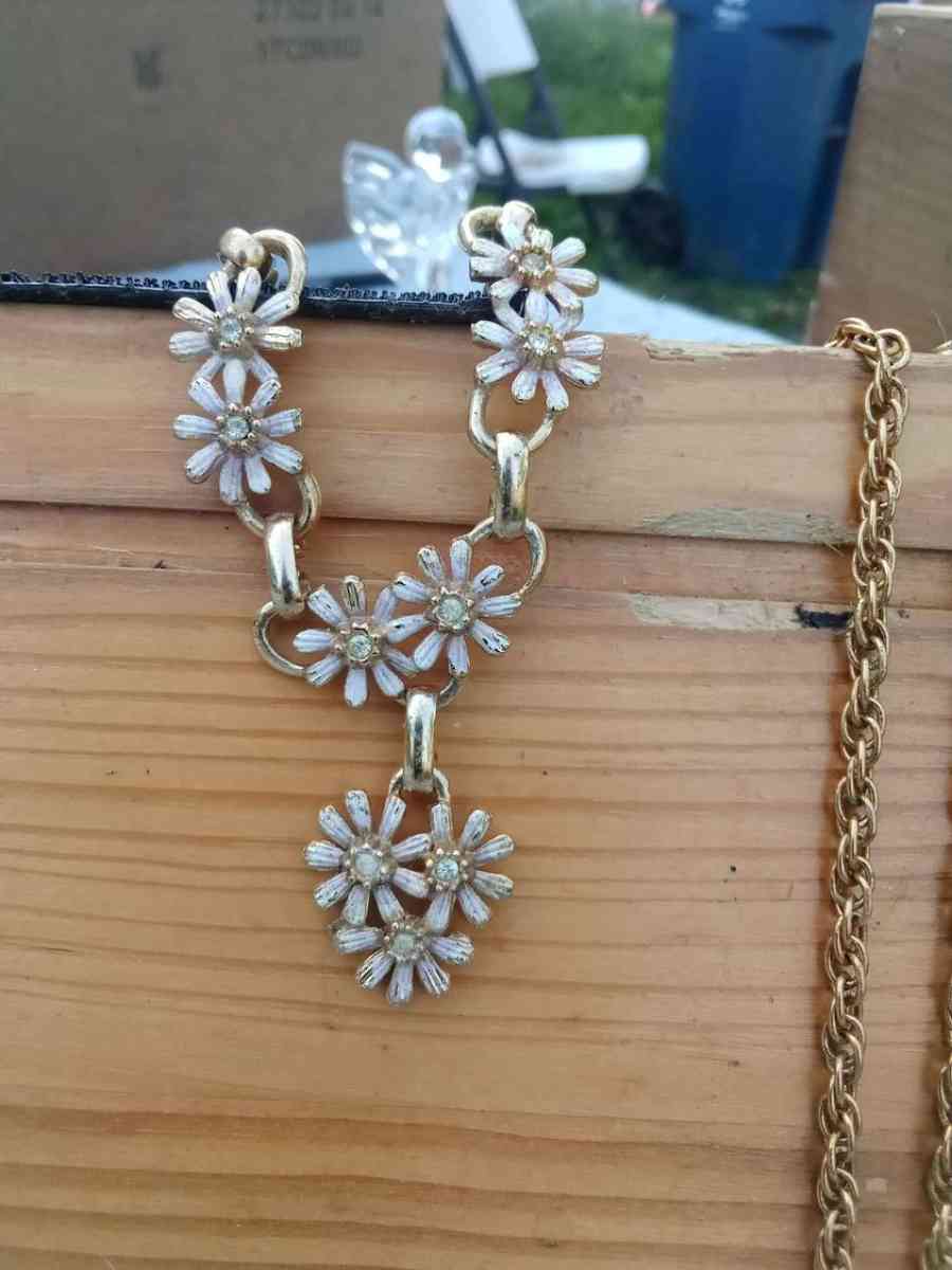 Y NECKLACE - Alliance, Ohio