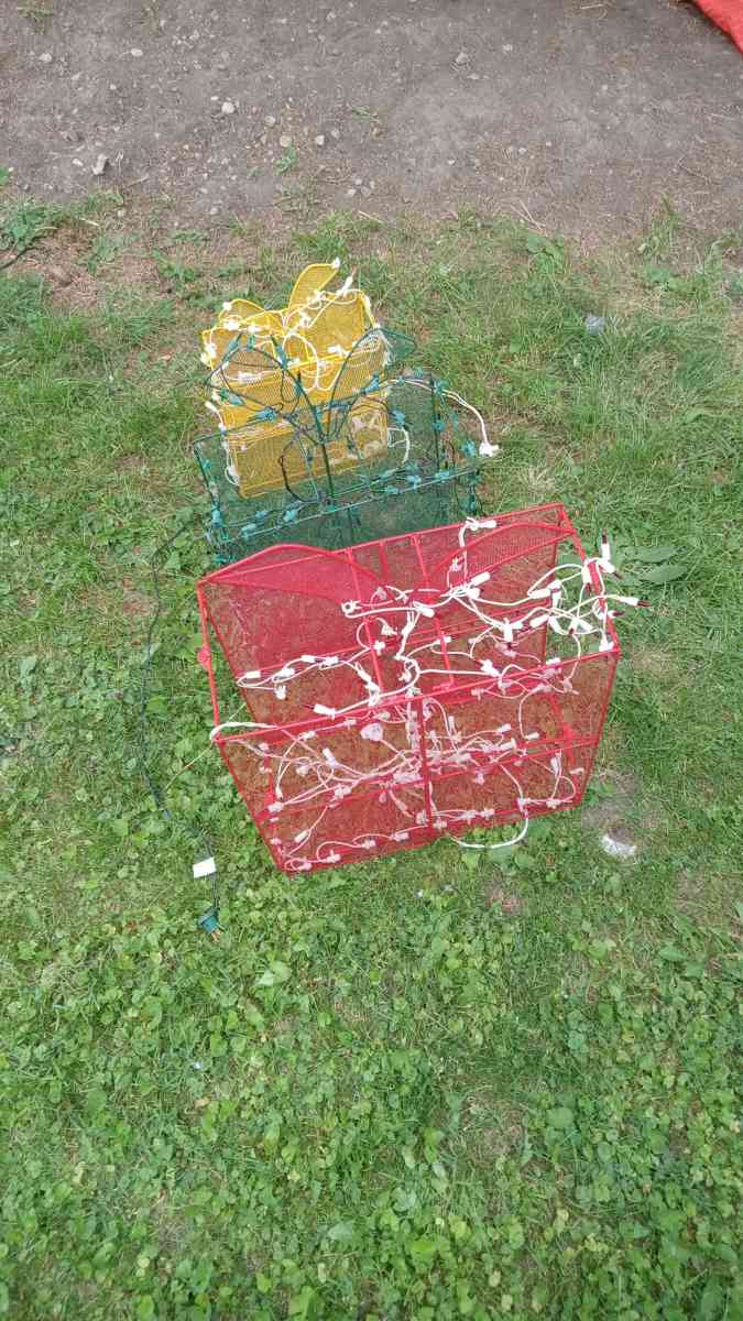Christmas Outside Light Decoration - Manteno, Illinois - FleaMarketBay