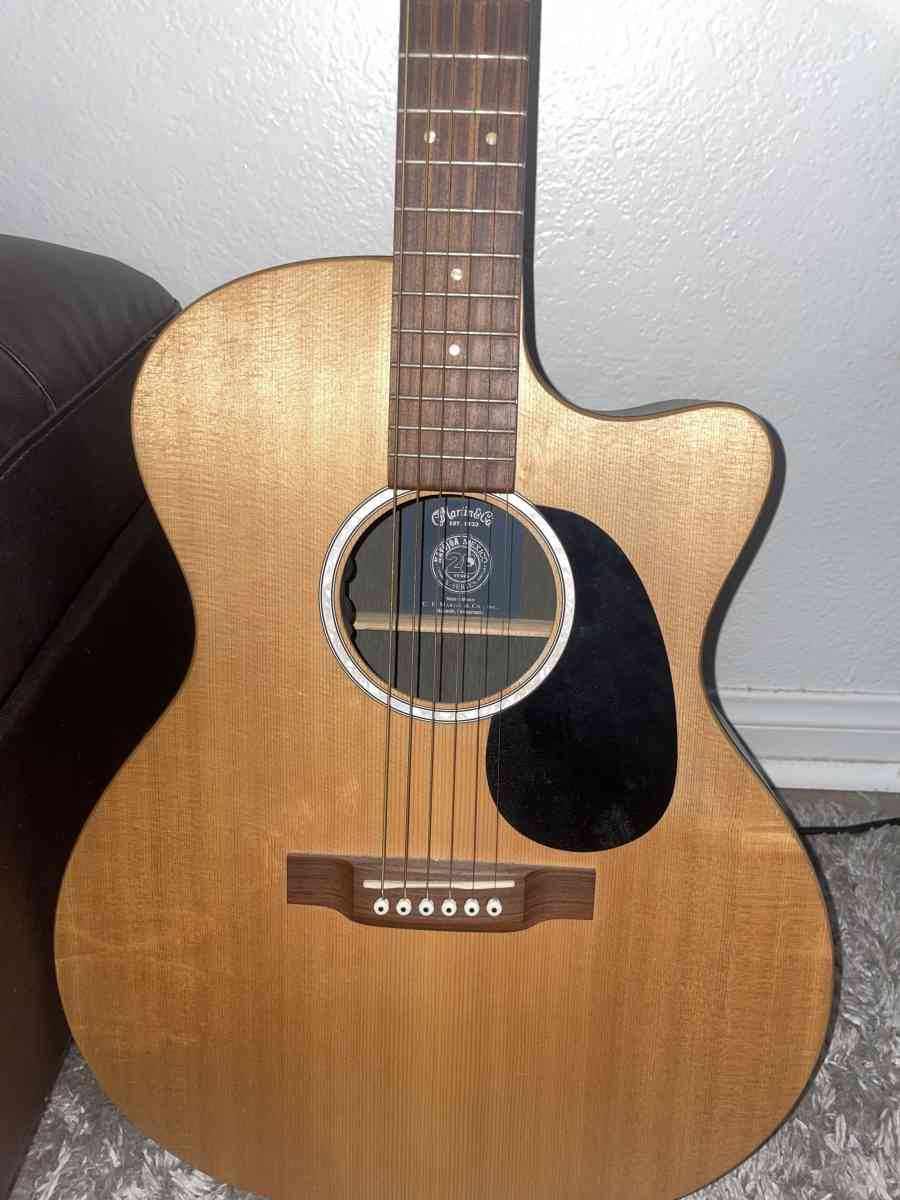 martin co c series acoustic guitar - Costa Mesa, California