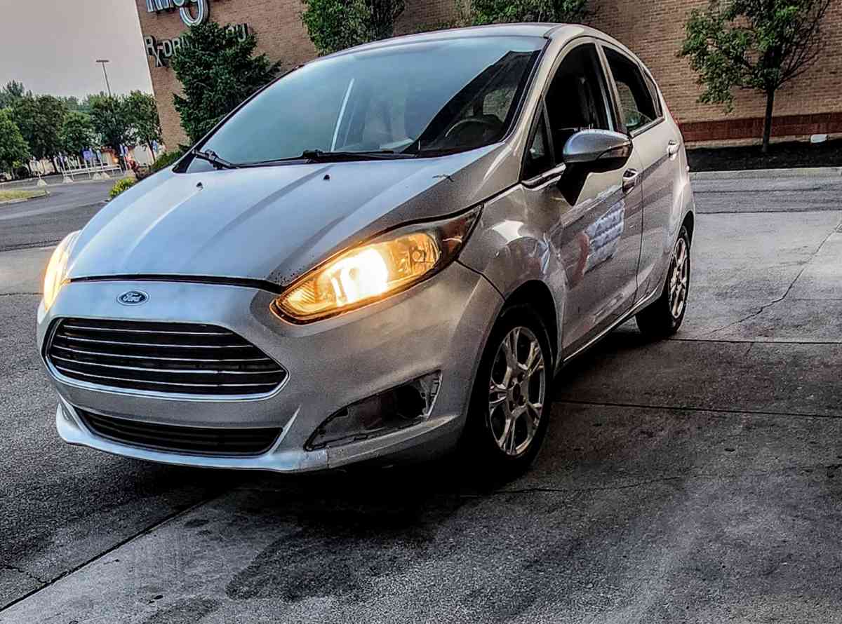 2016 Ford fiesta - Reynoldsburg, Ohio