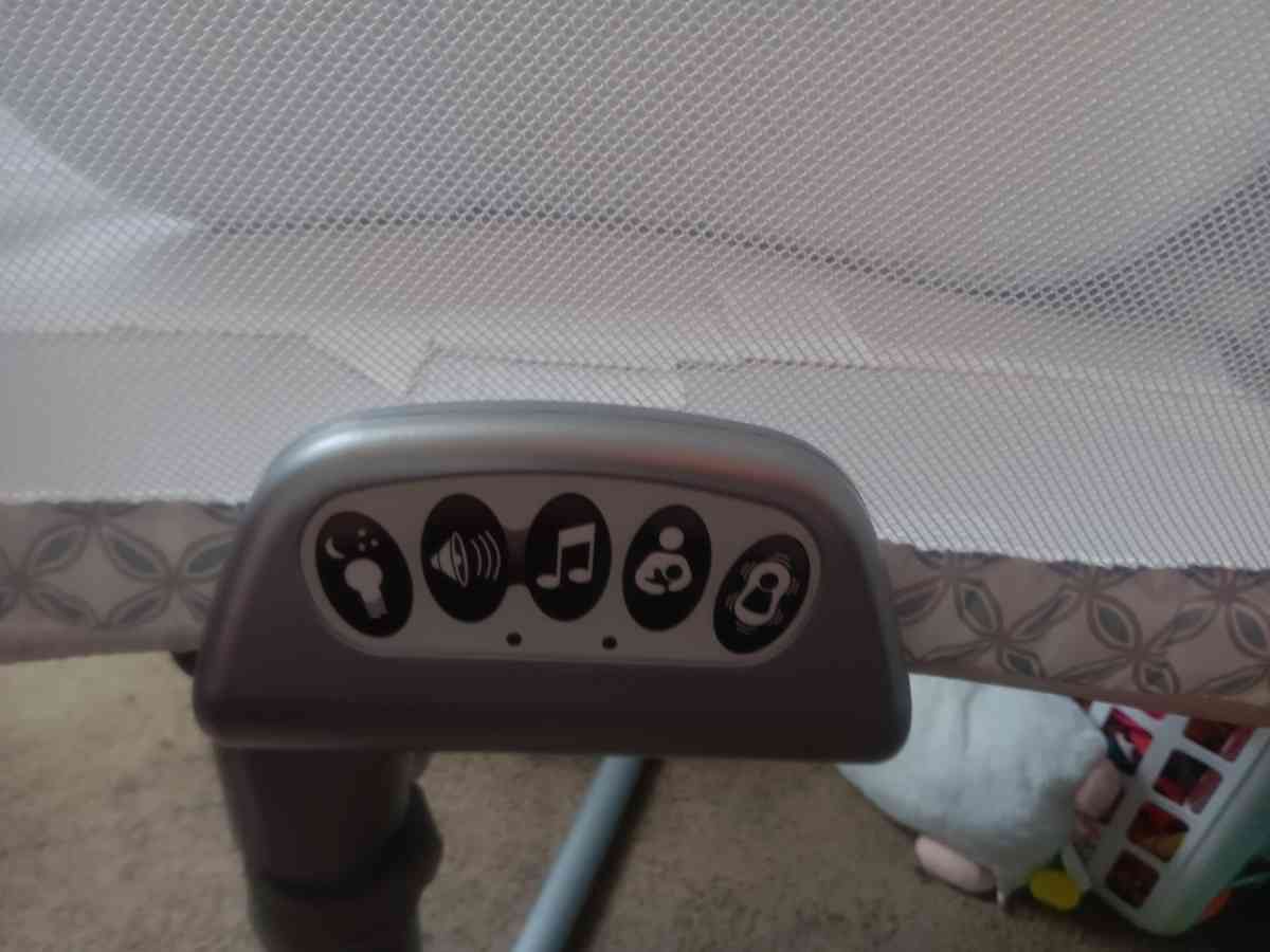 halo bassinet - Forney, Texas - FleaMarketBay