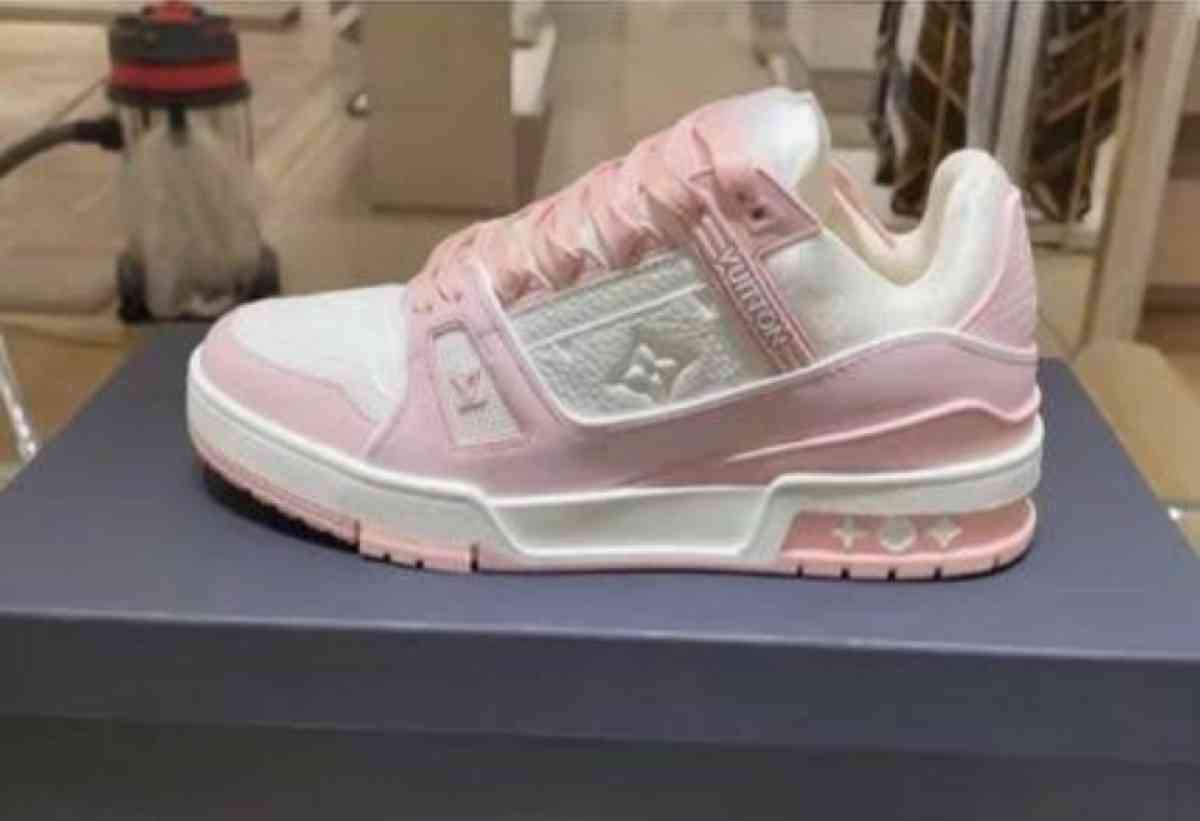 Highly Popular Designer Fashion Sneakers Virgil Trainers Vui - Dallas, Texas - FleaMarketBay