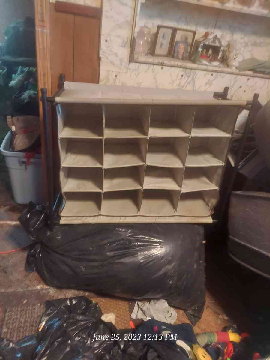 tables and dresser drawers - Leesville, Louisiana - FleaMarketBay