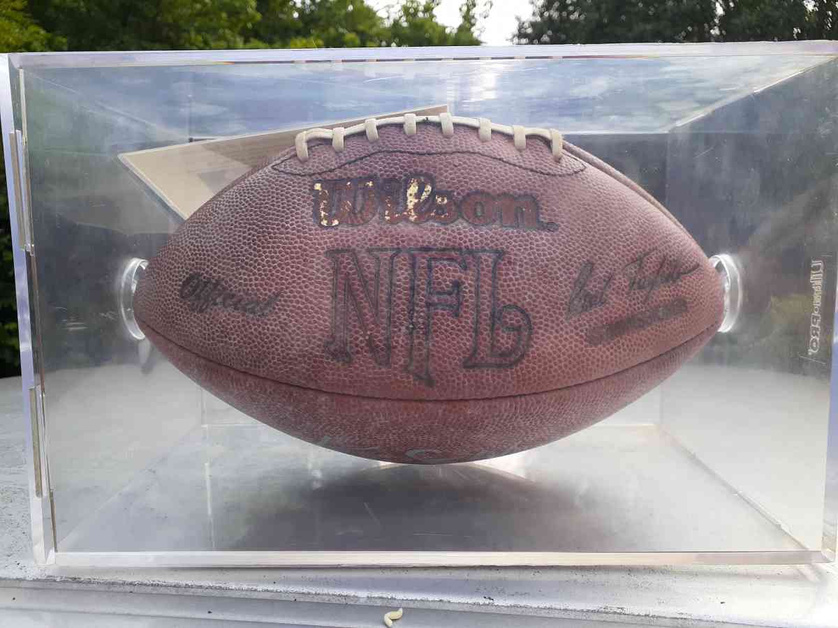 an autographed Ken Stabler football in an acrylic case - Red Boiling Springs, Tennessee - FleaMarketBay