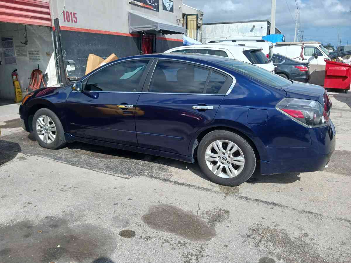 Nissan Altima 2012 - Hialeah, Florida - FleaMarketBay