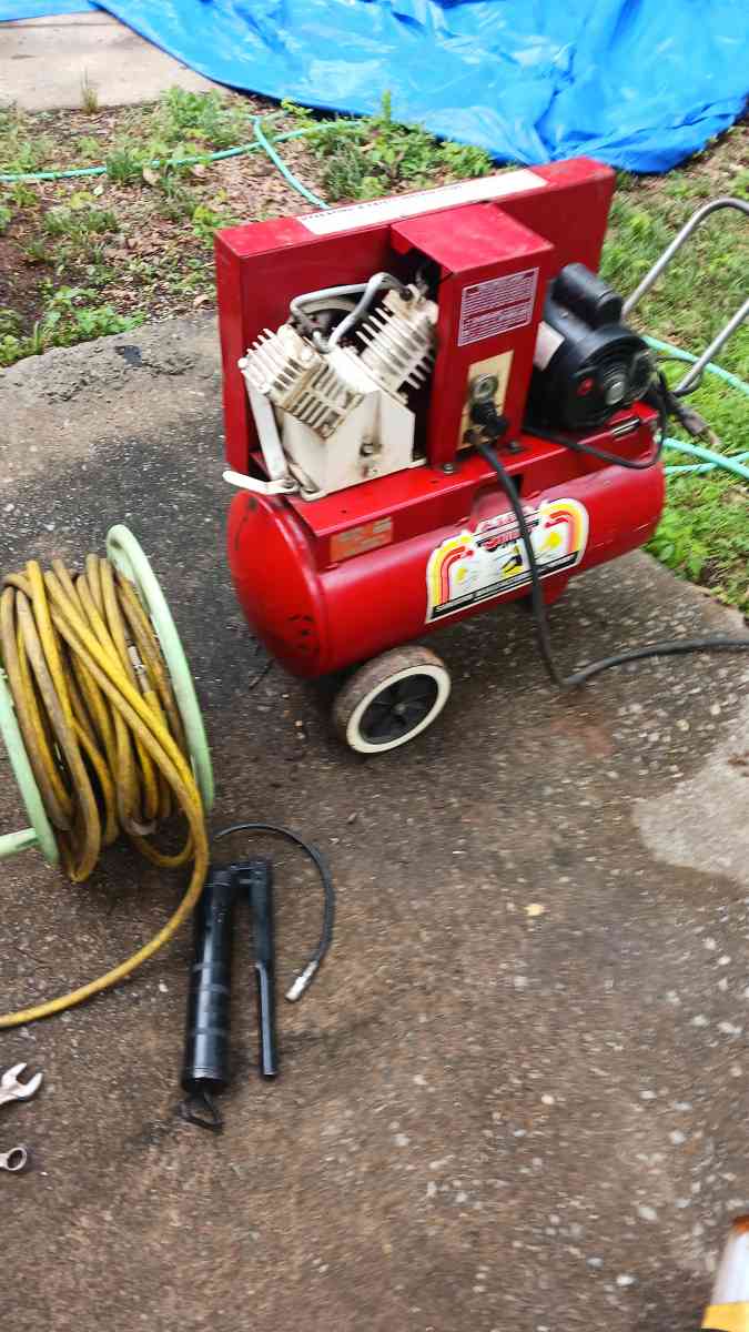 toolbox air compressor with 50 ft hose generator chainsaw - Atlanta, Georgia - FleaMarketBay