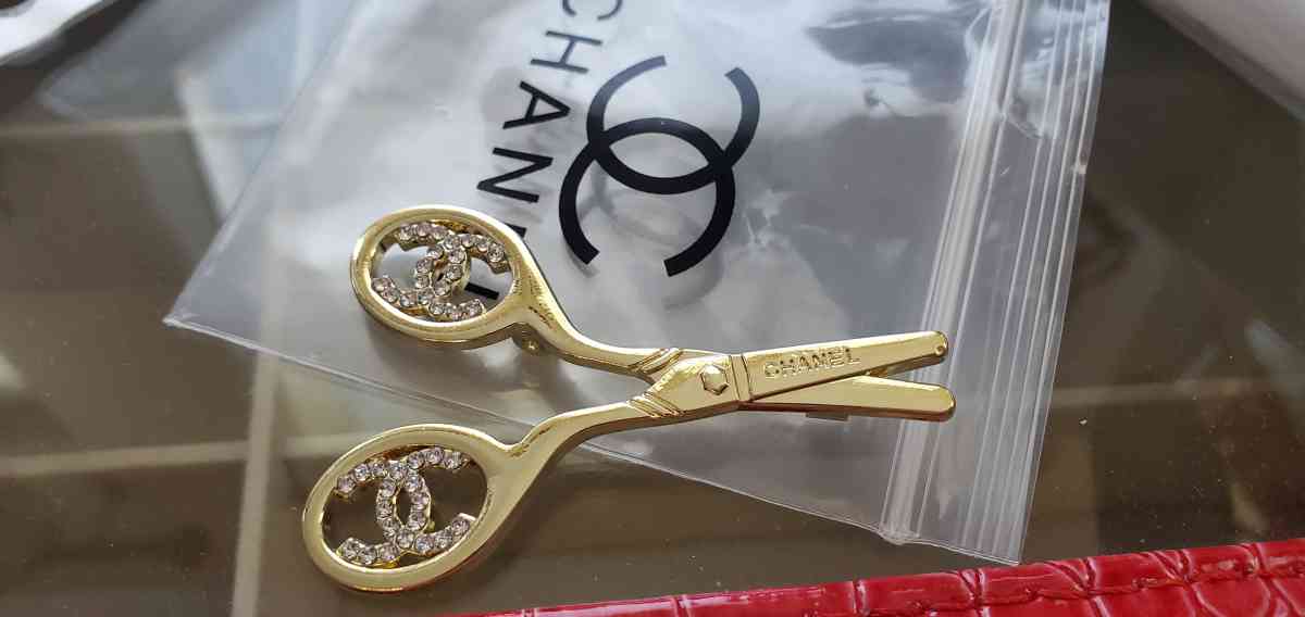 brooches cc pin - Mission Viejo, California - FleaMarketBay