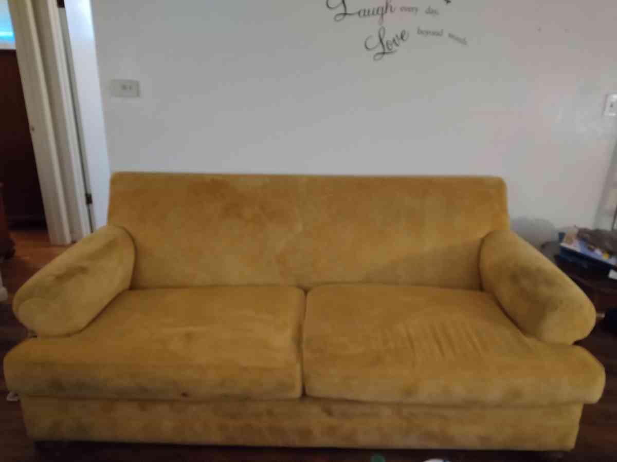 used yellow leather couch - Littleton, Colorado - FleaMarketBay