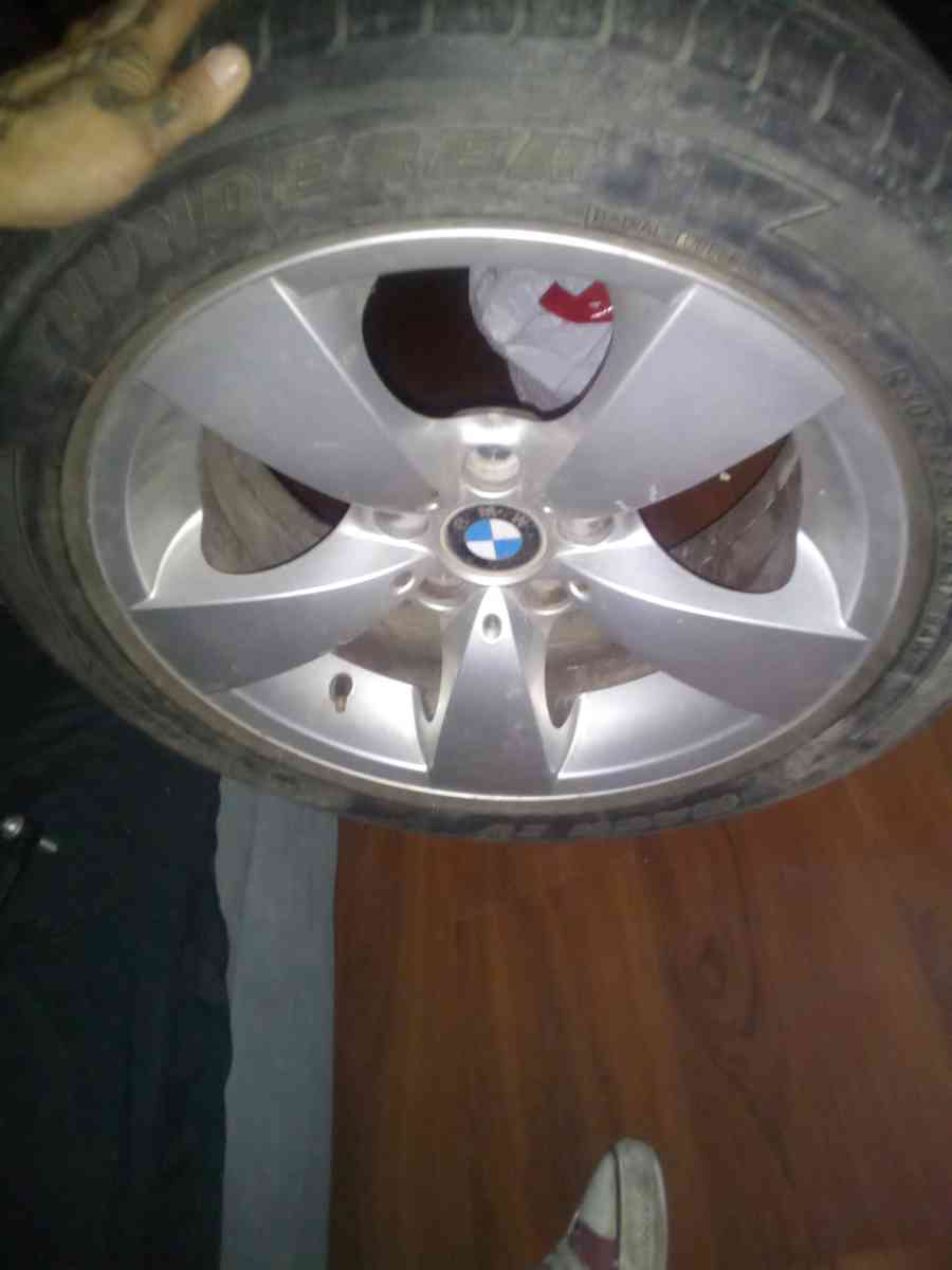 BMW tire and rim - Ceres, California - FleaMarketBay