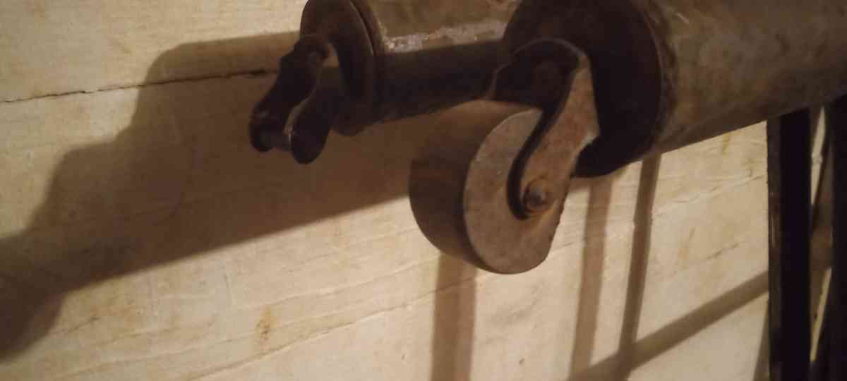 antique cast iron bed frame with rails - Eastman, Georgia - FleaMarketBay