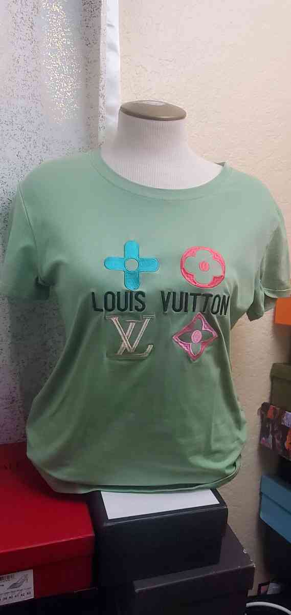 shirts 25 each - Mission Viejo, California