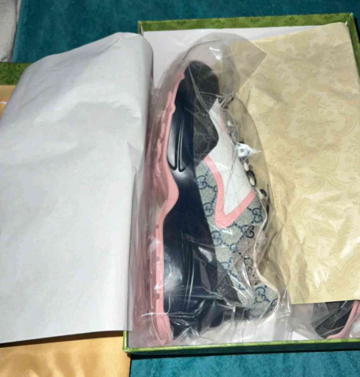 Gucci Luxurious Popular Shoes Casual Luxury shoes designer b - Atlanta, Georgia - FleaMarketBay