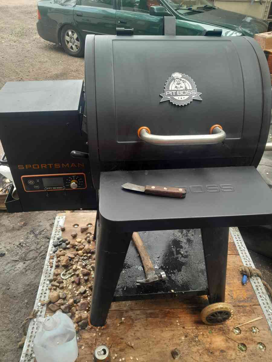 pitboss sportsman 5000 woodpellet and smoker - Eau Claire, Wisconsin - FleaMarketBay