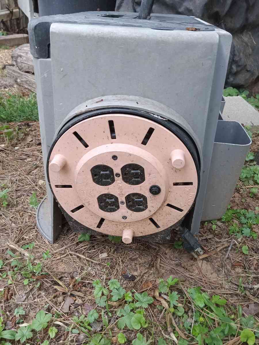 lasko tool box step Stool or tackle box with xtras - Kennesaw, Georgia - FleaMarketBay