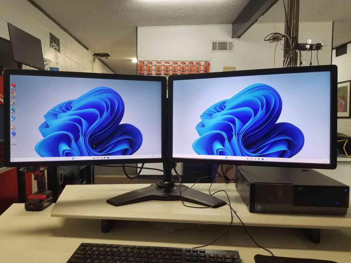 Dell Dual screen Desktop Computer - Dallas, Texas - FleaMarketBay