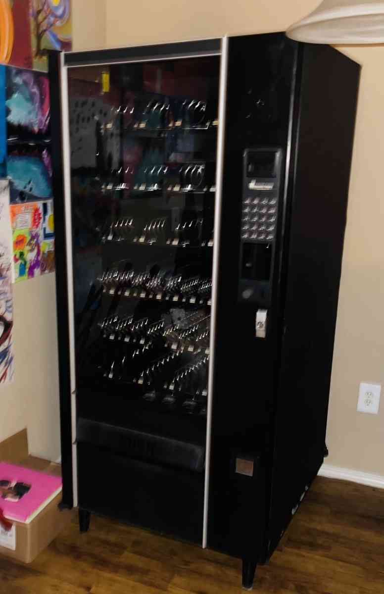 snack vending machine - Georgetown, Texas