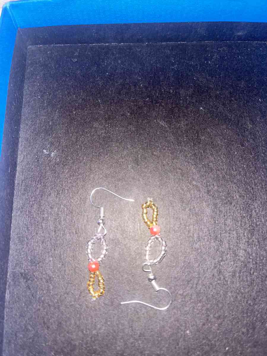 earrings - Detroit, Michigan - FleaMarketBay