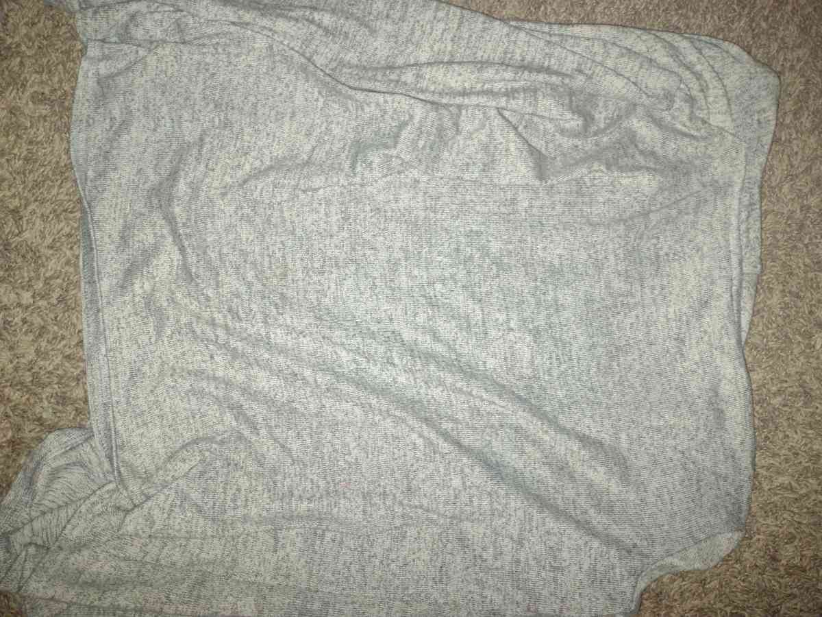 gray cover up - Apache Junction, Arizona - FleaMarketBay