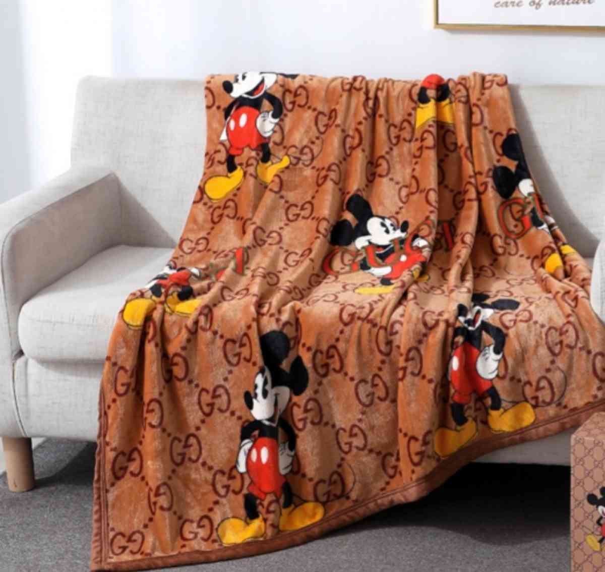 soft blankets - Mission Viejo, California - FleaMarketBay