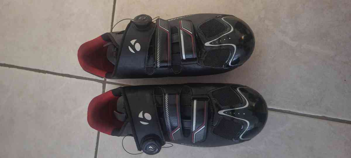 trek full carbon road bike - Miami, Florida - FleaMarketBay