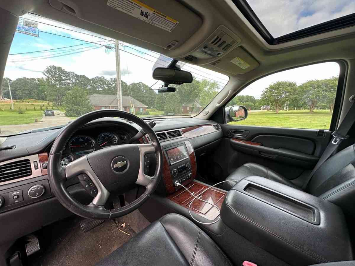 2009 Chevy Tahoe LTZ 4WD - Montgomery, Alabama - FleaMarketBay