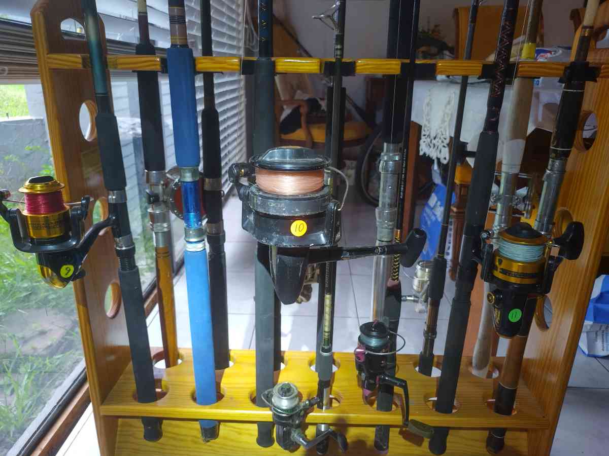 fishing rods and reels - Miami, Florida - FleaMarketBay