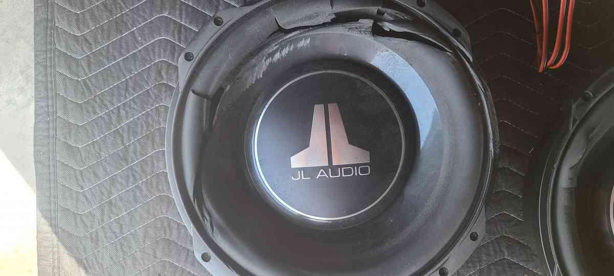 jl audio 12in subs - Livermore, California - FleaMarketBay
