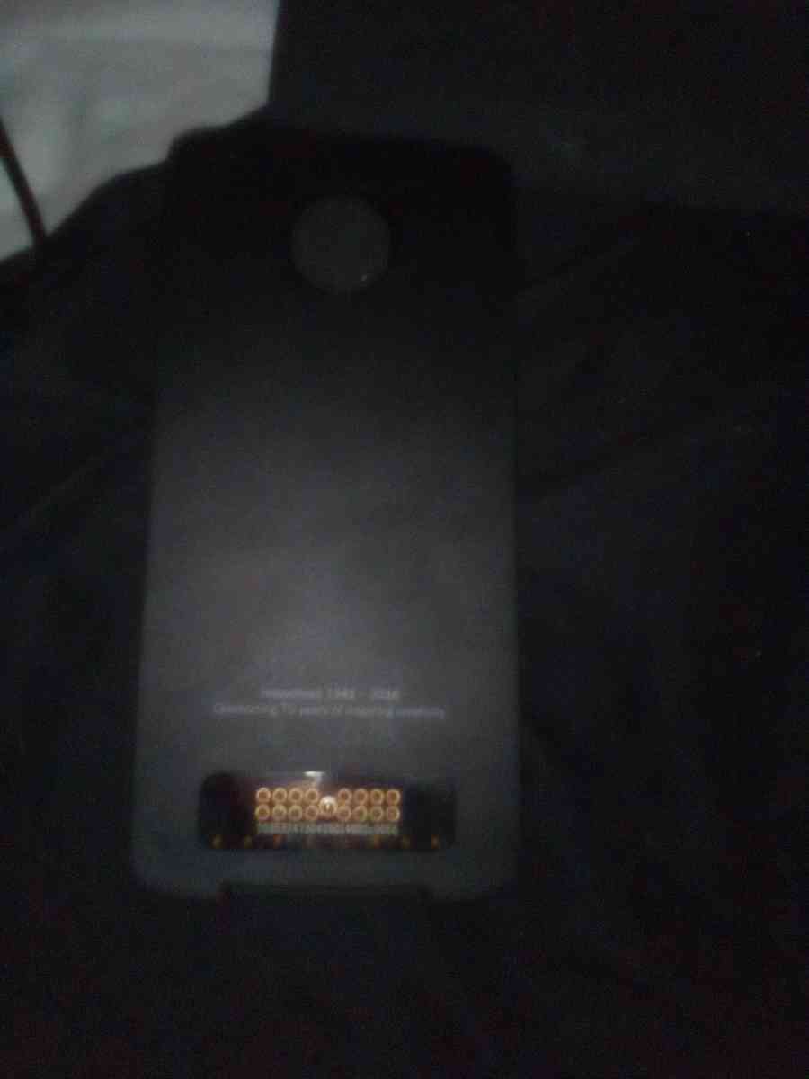 projector attchmt n camera 4 Motorola phone - Oklahoma City, Oklahoma - FleaMarketBay