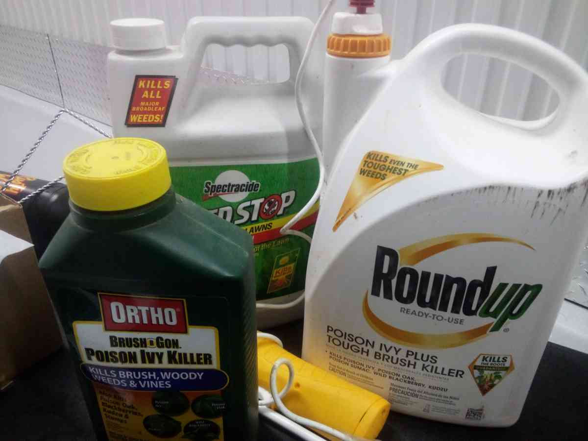 Lawncare Pesticides Buy all - Aberdeen Proving Ground, Maryland - FleaMarketBay