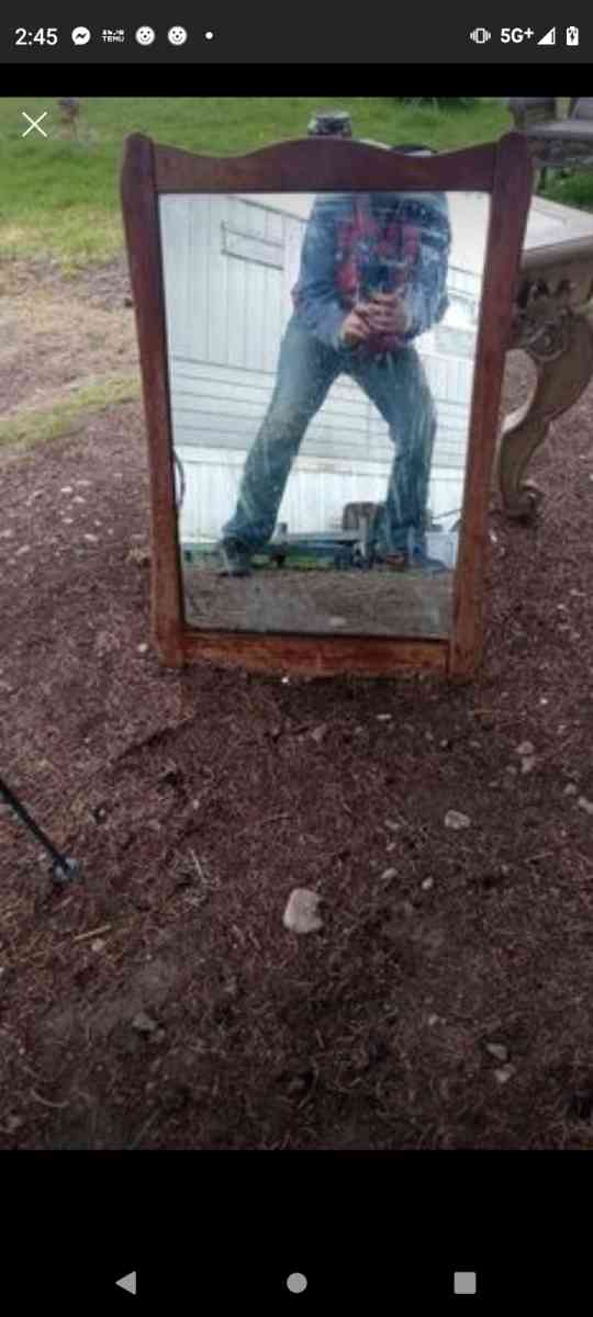 Dresser Mirror - Manteno, Illinois - FleaMarketBay