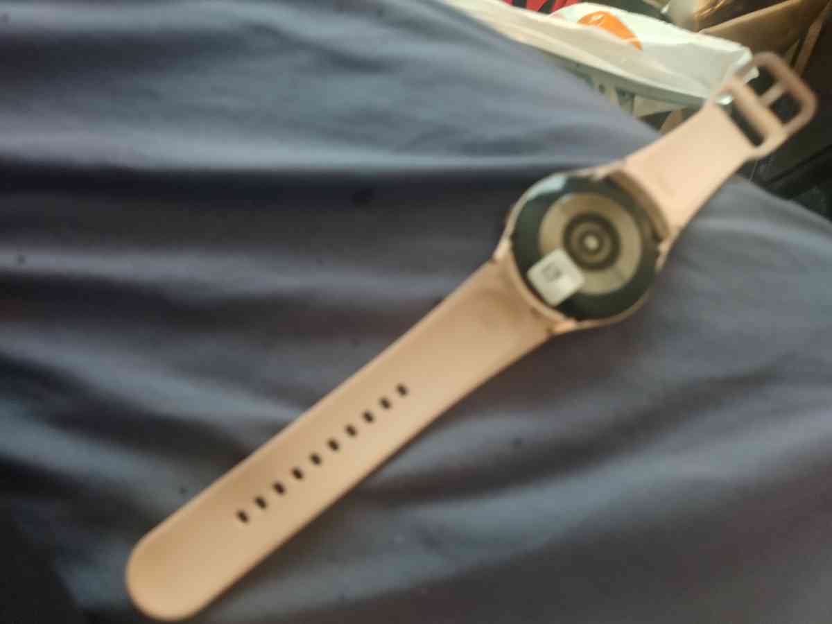 Samsung Galaxy watch 4 rose gold with original charger - Sicklerville, New Jersey - FleaMarketBay