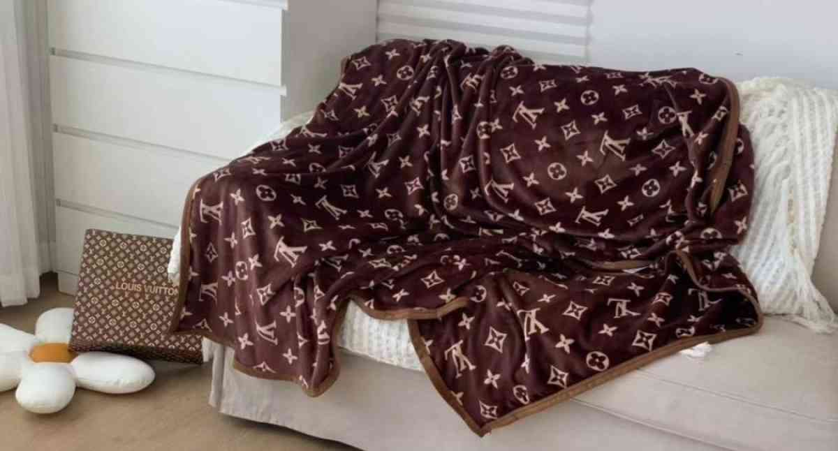 blankets soft - Mission Viejo, California - FleaMarketBay