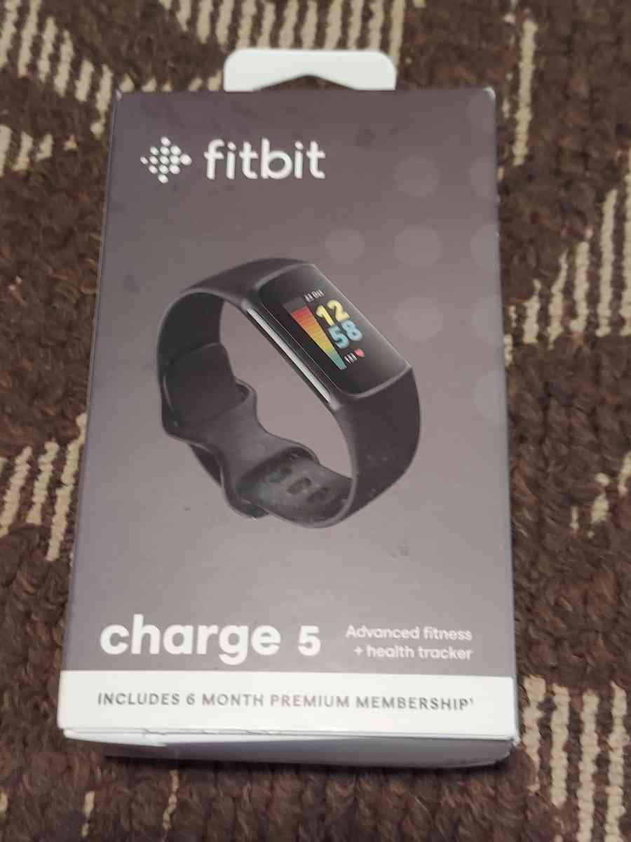 fit bit charge 5 NEW - Wichita, Kansas