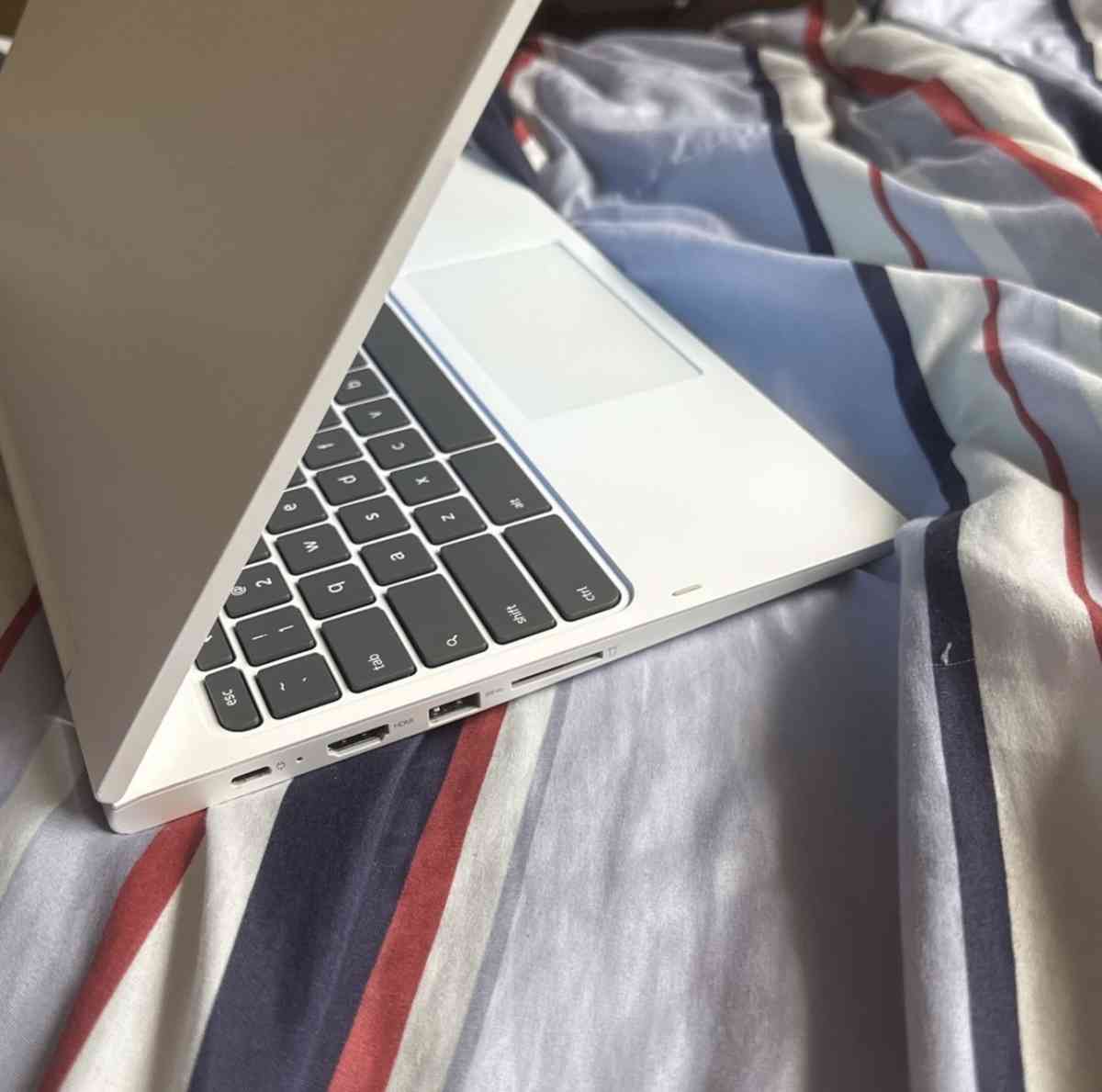 Lenovo 2in1 Tablet - Mcdonough, Georgia - FleaMarketBay