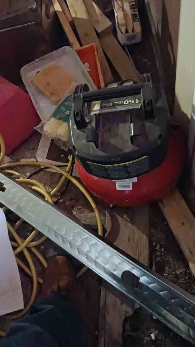 toolbox air compressor with 50 ft hose generator chainsaw - Atlanta, Georgia - FleaMarketBay