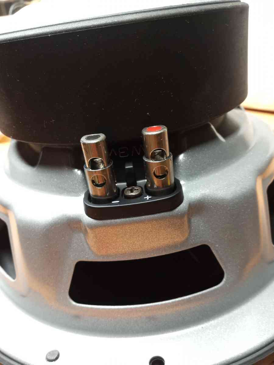 8 JL audio subwoofer 8W3v3 4 - Konawa, Oklahoma - FleaMarketBay