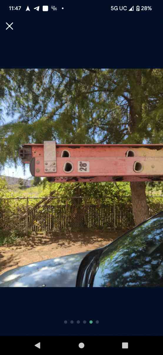 Louisville Ladder FE3228 28ft Fiberglass Extension Ladder 30 - North Plains, Oregon - FleaMarketBay