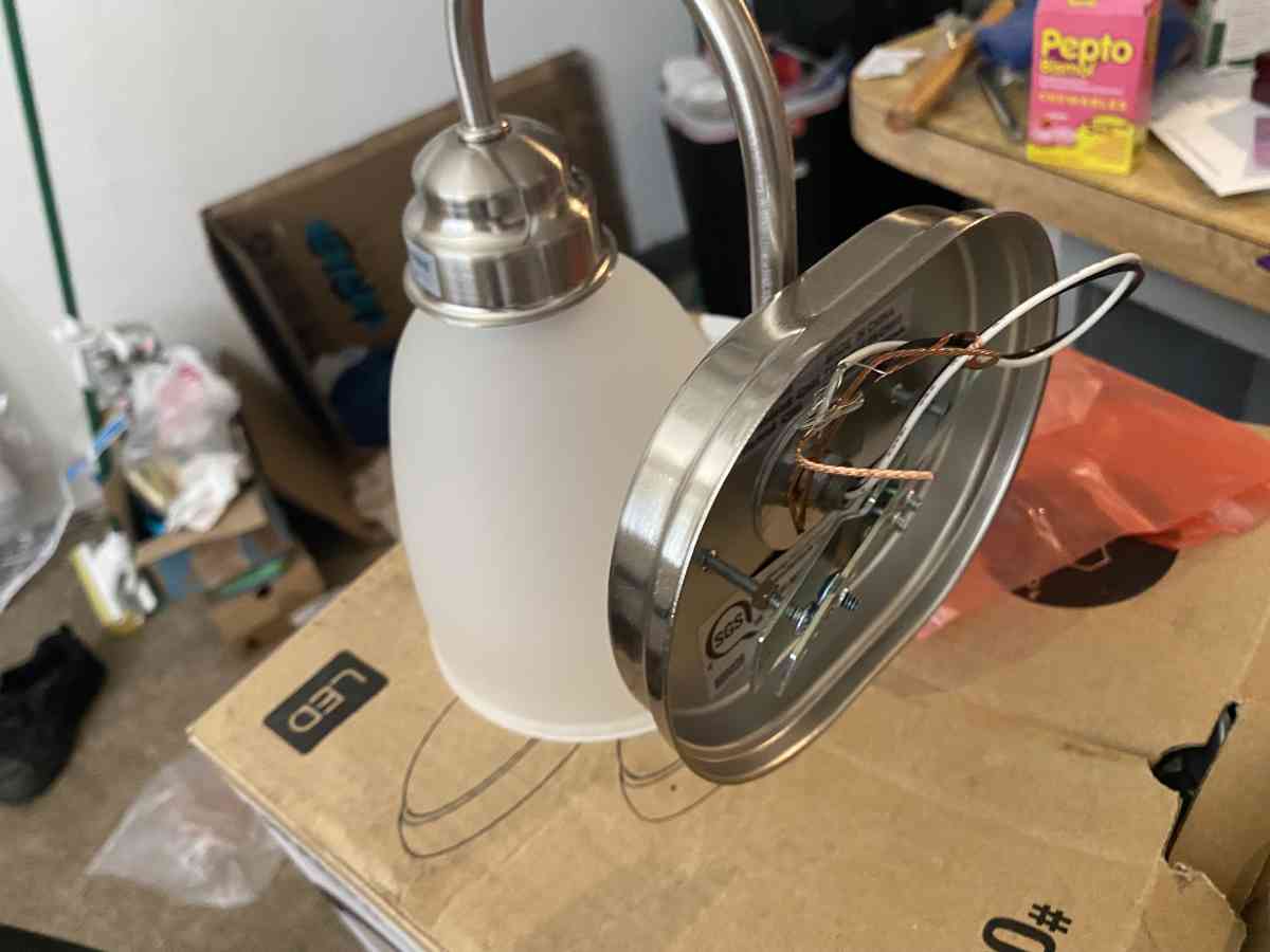 light fixtures all new - Roy, Utah - FleaMarketBay