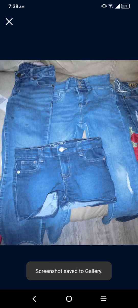 clothes - Weslaco, Texas - FleaMarketBay