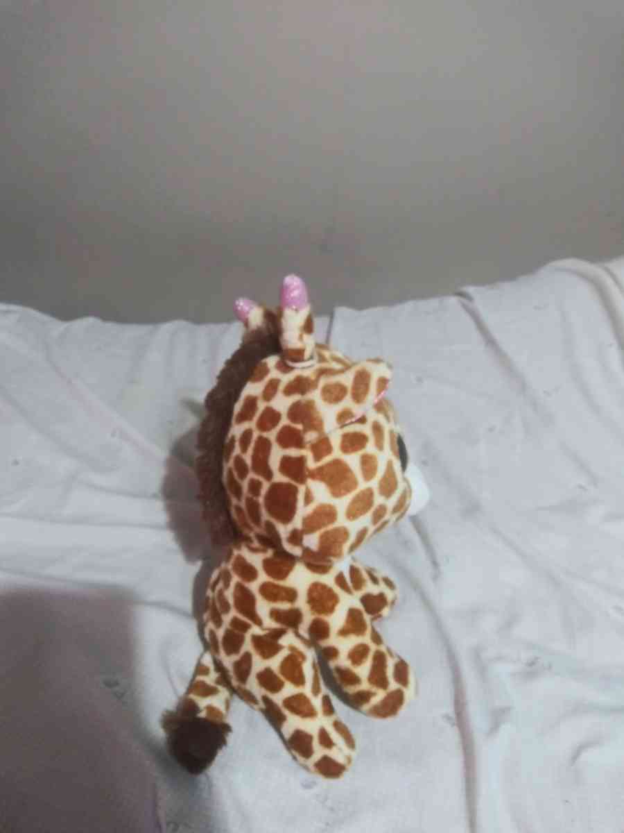 toy giraffe - Alicia, Arkansas - FleaMarketBay