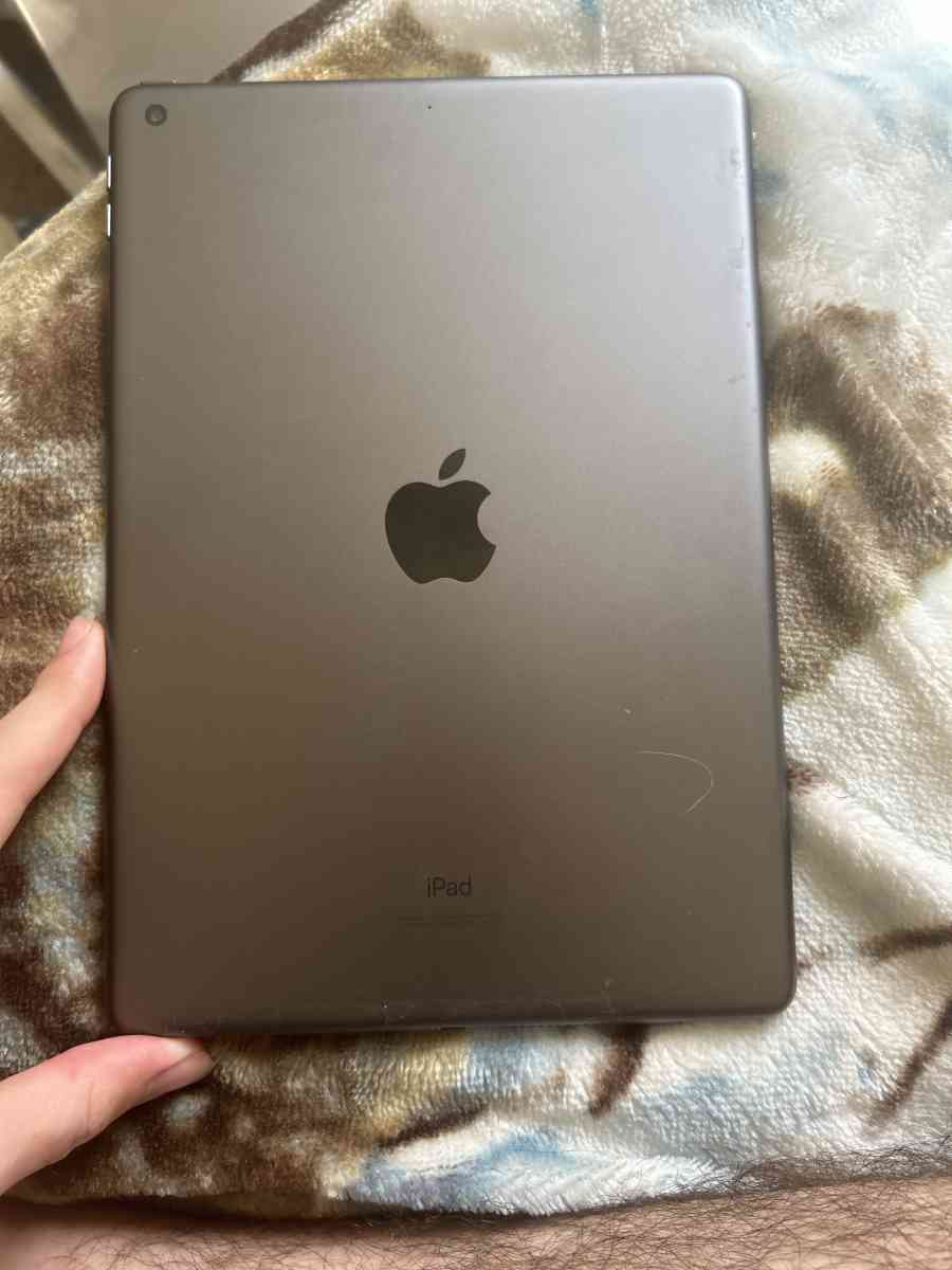 iPad 8th generation - Hinesville, Georgia - FleaMarketBay