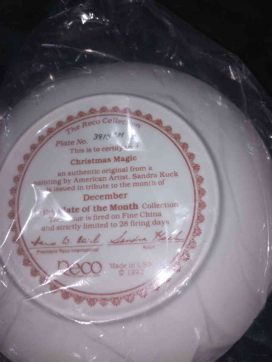 Christmas magic plate - Windsor Mill, Maryland - FleaMarketBay