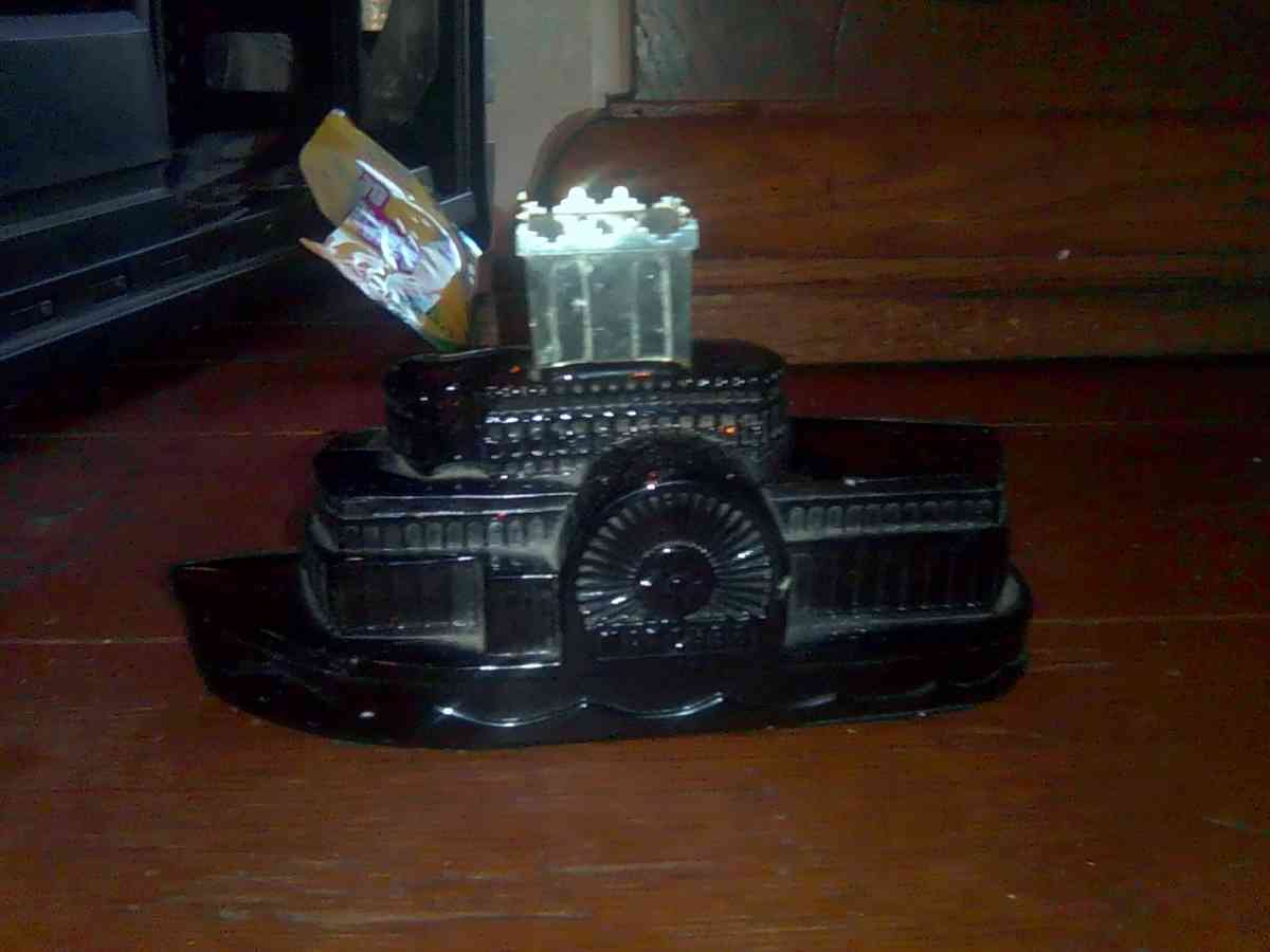 vintage steamboat mens cologne collector bottle - Cape Girardeau, Missouri - FleaMarketBay